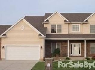 504 Greenbrier Ln, Forsyth, IL