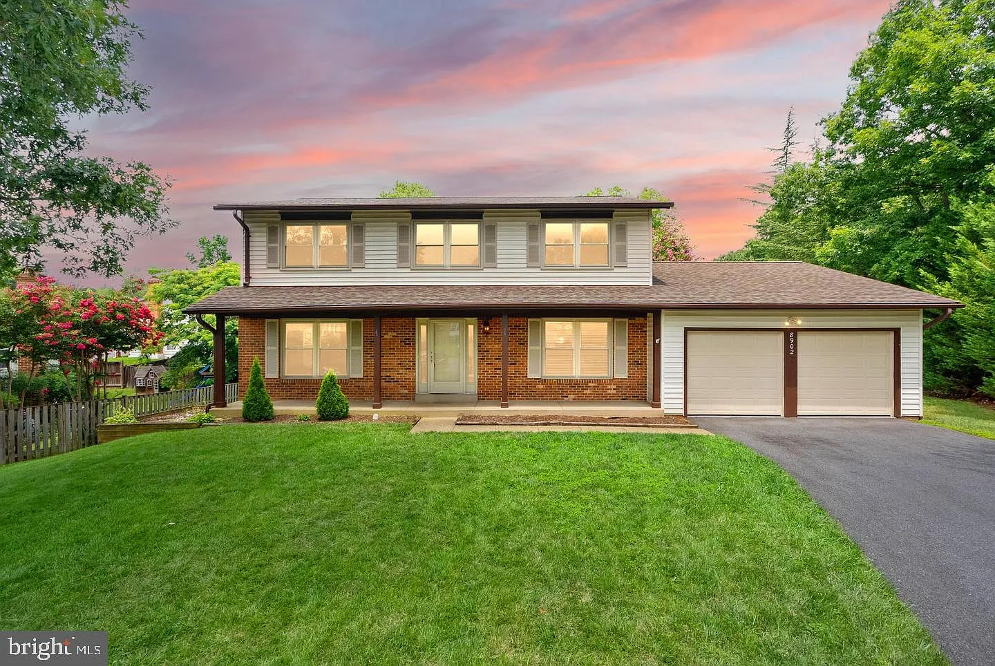 4 bed, 2.5 bath, 2428 sqft, $4,200 — Photo 1