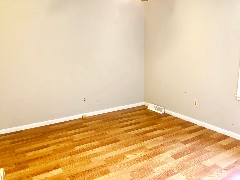 1250 Stratford Dr — Photo 5