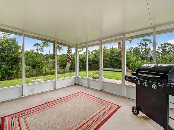 4th image of 2421 San Filippo Dr SE
