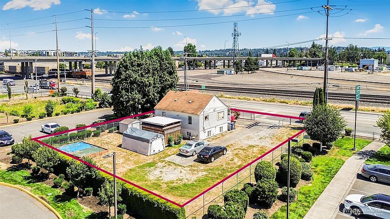 2nd image of 509 C Street SW