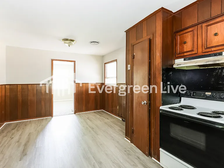 1840 Derby Dr — Photo 6