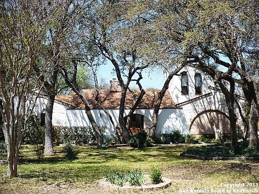 2nd image of 7815 Shady Hollow Ln