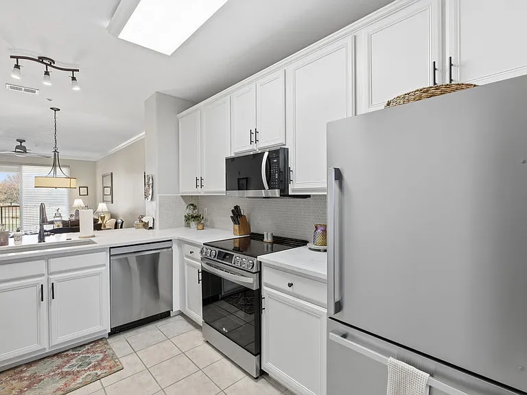 555 Rarity Bay Pkwy #204 — Photo 38