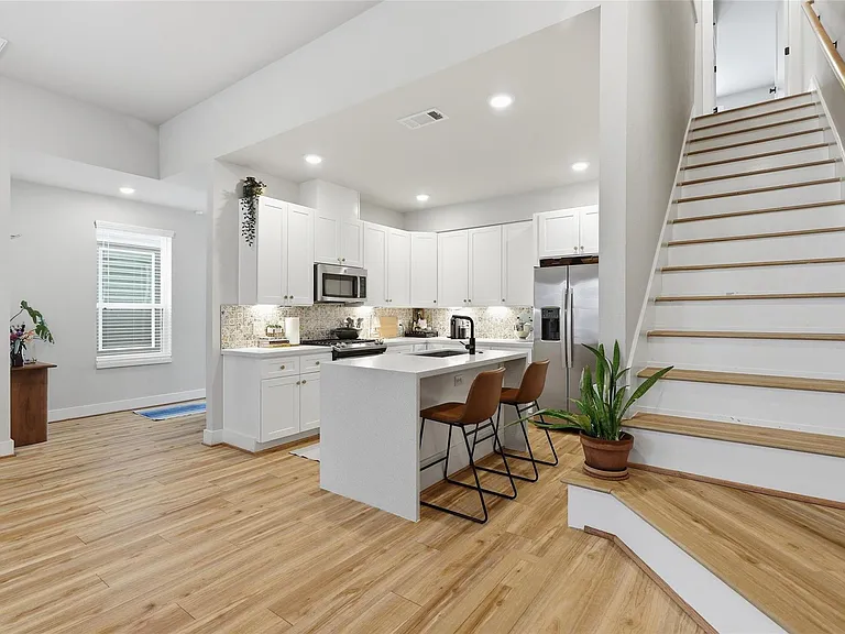 5825 Francis Oak Pl — Photo 7