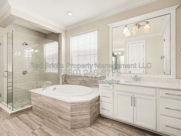 145 Barclay Dr — Photo 21