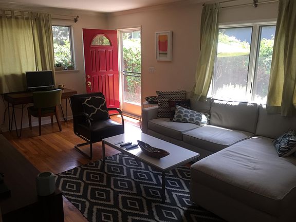 5th image of 427 Venice Way