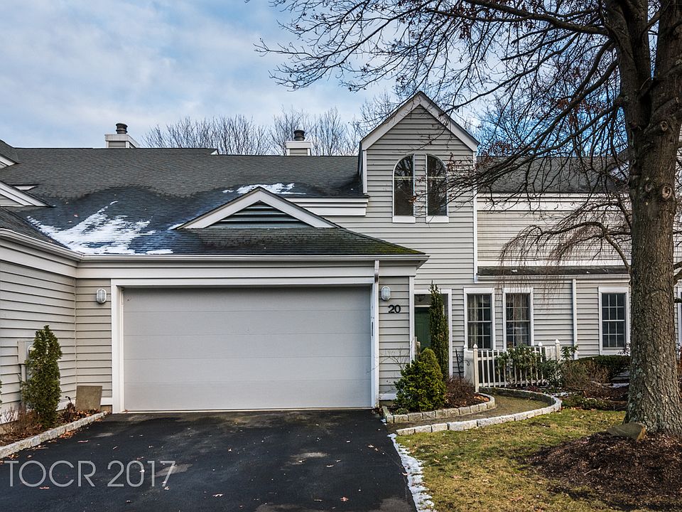 1st image of 20 Woodlands Dr