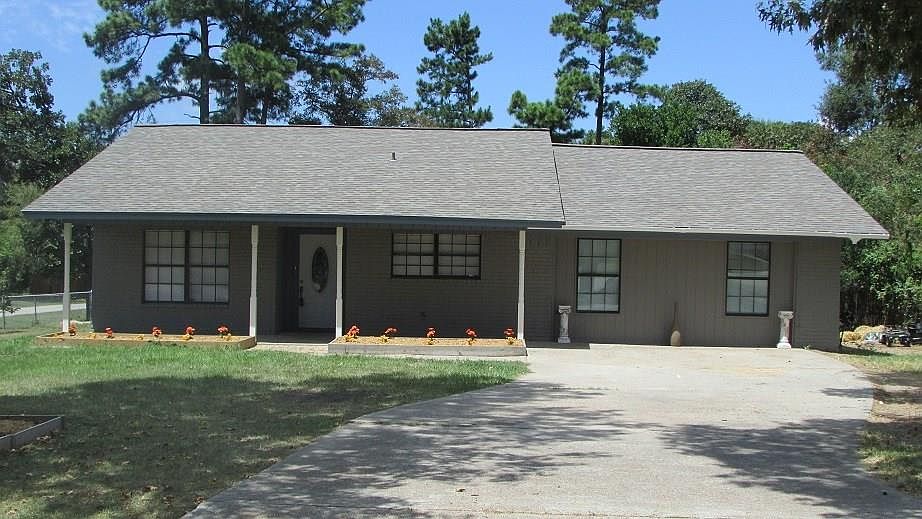 1st image of 12445 Woodcreek Dr
