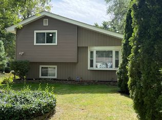 29W313 Ray Ave, West Chicago, IL 60185