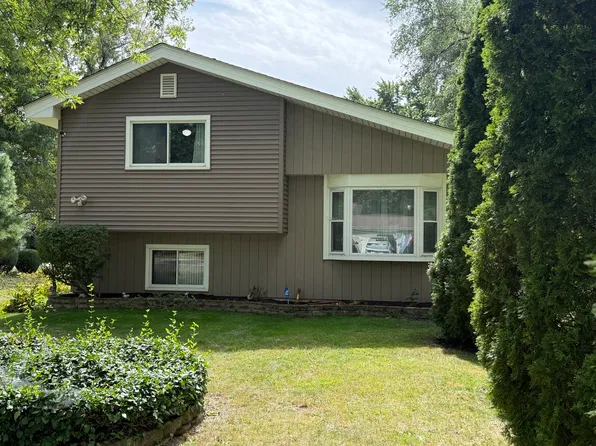 29W313 Ray Ave, West Chicago, IL 60185