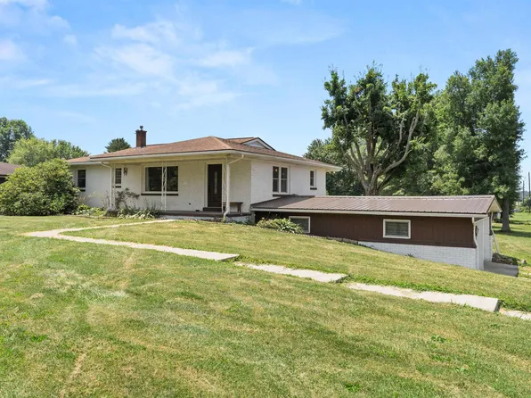 1014 N Main St, Oakland City, IN 47660