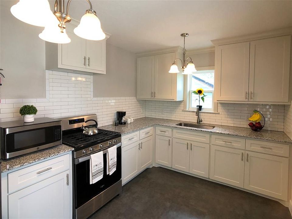 1st image of 4705 Park Dr