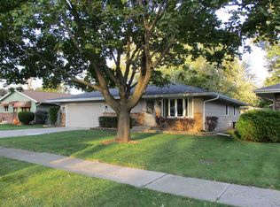 1214 Esmond Dr, Rockford, IL