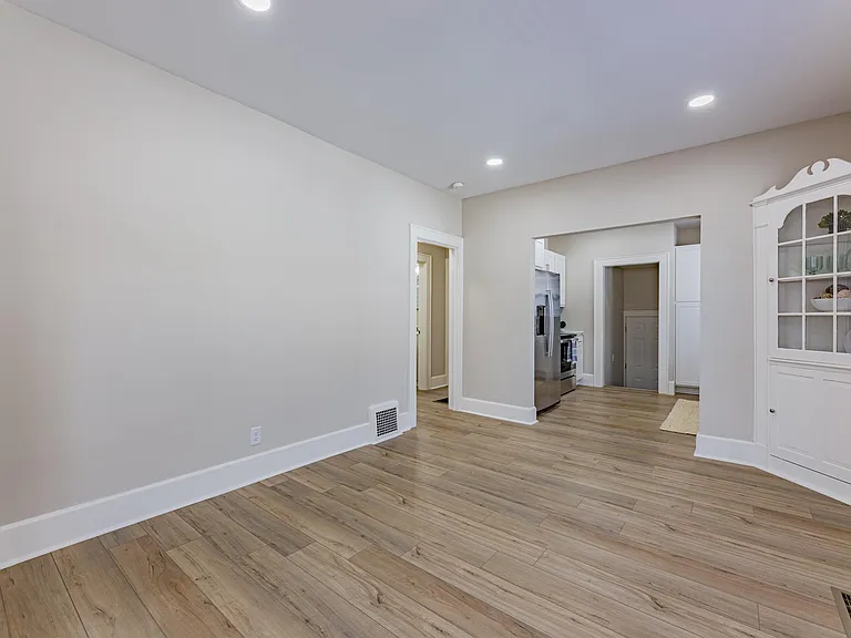 2727 Austin Ave — Photo 15