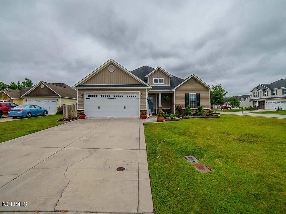1st image of 200 Mariposa Ct
