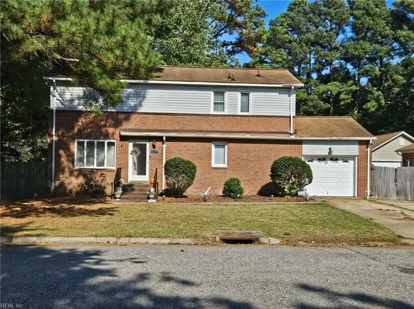 1217 Spruce Ln, Chesapeake, VA 23320