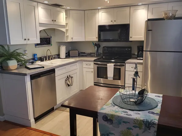 400 Base Ave E, Venice, FL