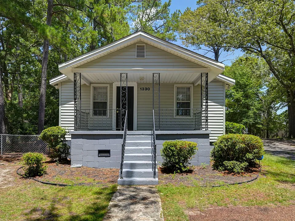 1330 Kingston Rd