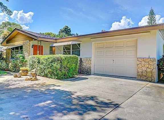 3rd image of 3828 Deleon St