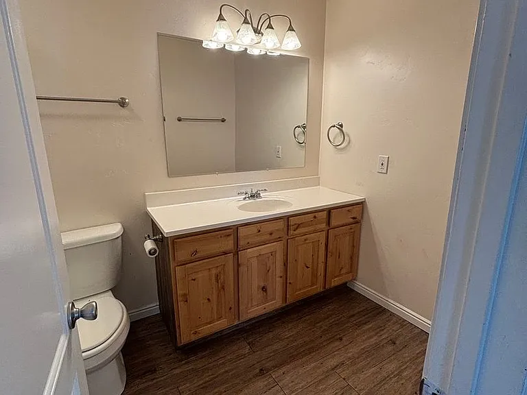 303 N 100 W #B — Photo 8