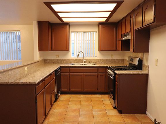3rd image of 14518 Marilla Ave