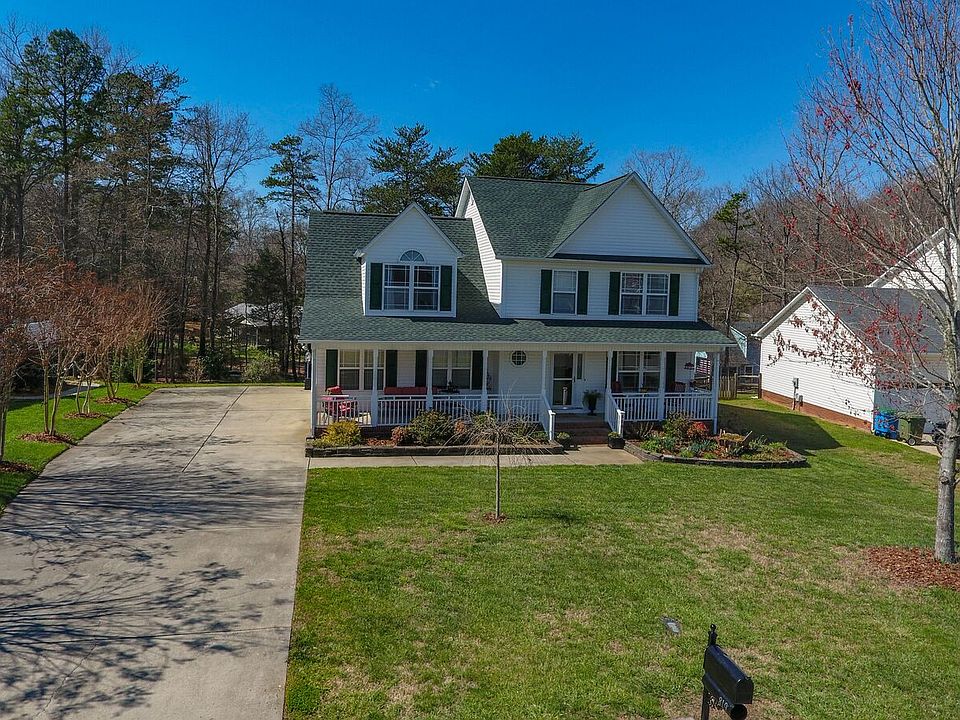 1st image of 819 Savannah Place Dr
