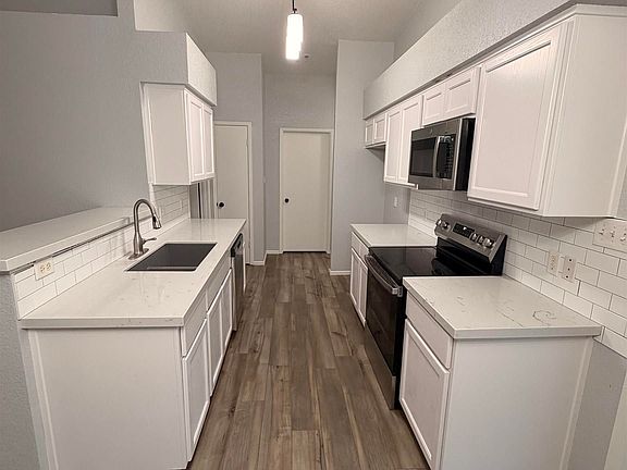 3rd image of 4071 S Cedar Ave