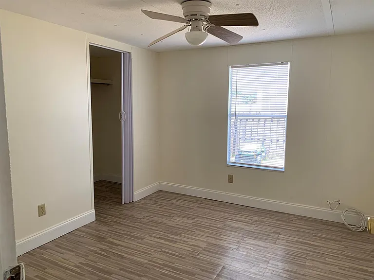 10629 S 228th Ln — Photo 6