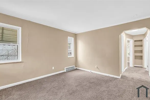18148 Hull Ave — Photo 6