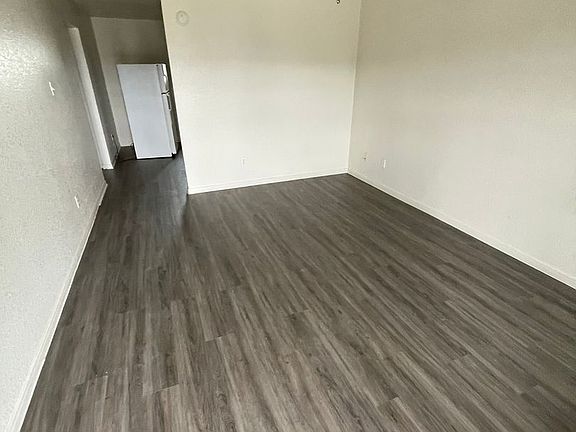 2nd image of 4206 Primrose Dr