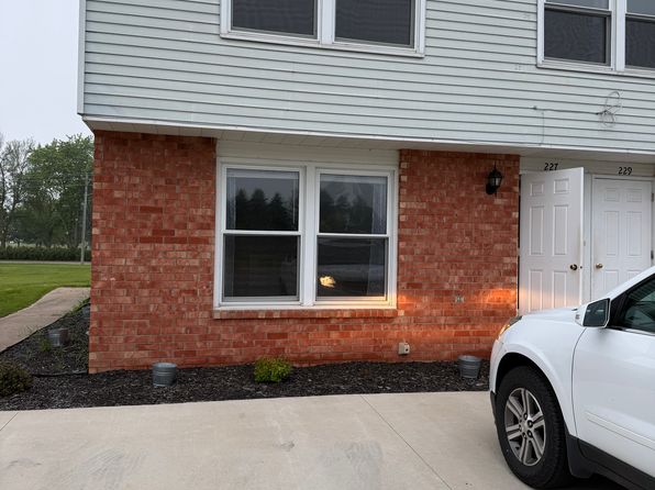227 E Indianwood Dr