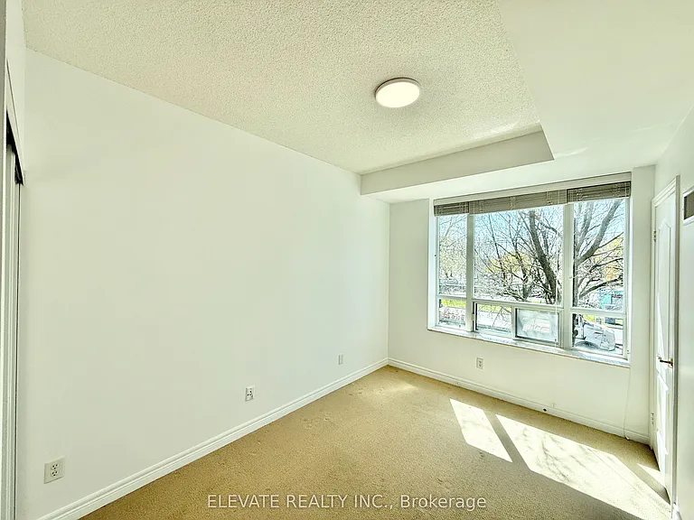 9 Boardwalk Dr #217 — Photo 12