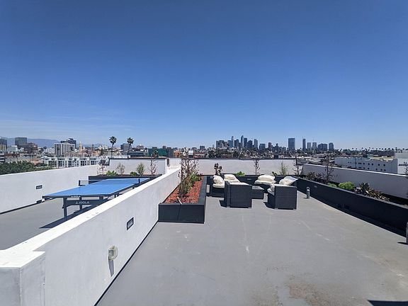 2nd image of 924 S Catalina St #Bcf2cfc95