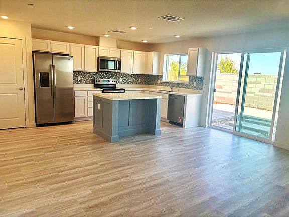 3rd image of 8184 Whippersnapper Way