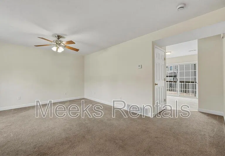 Ariel Pointe Townhomes — Photo 13