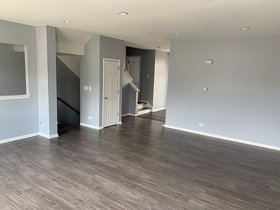 2nd image of 3371 Kentshire Cir