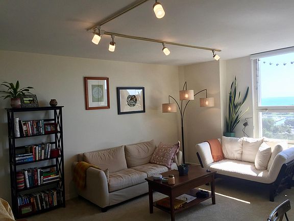 3rd image of 2626 N Lakeview Ave APT 1305