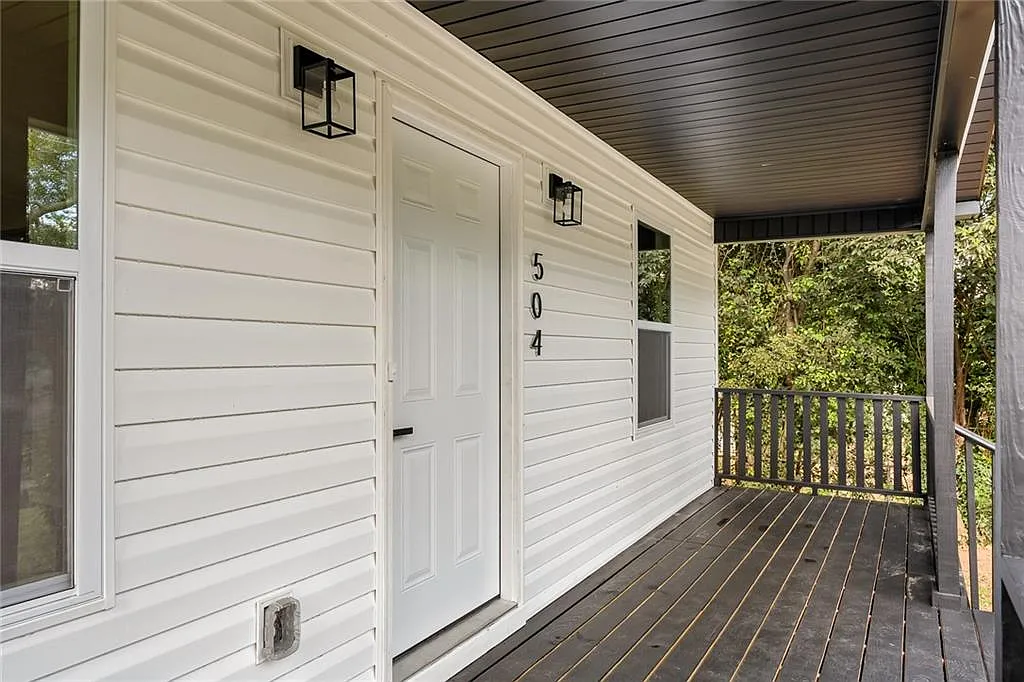 3 bed, 1250 sqft, $1,795 — Photo 1