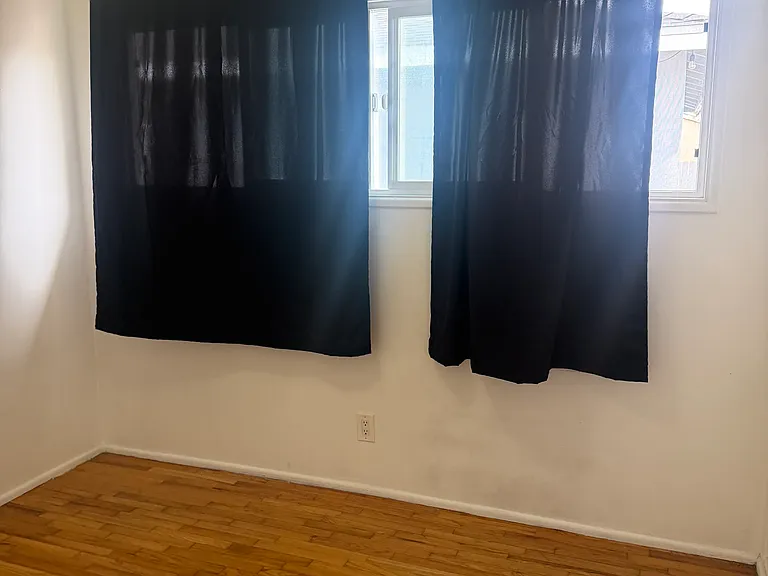 1082 N Loma Ave — Photo 18