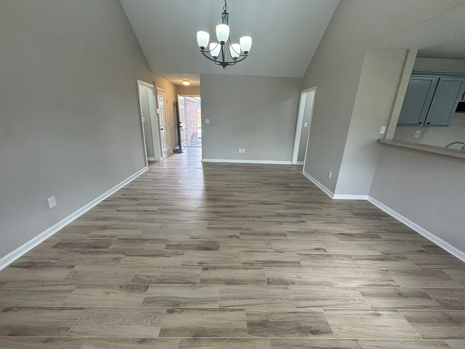 5457 Sundale Way South - 0 — Photo 3