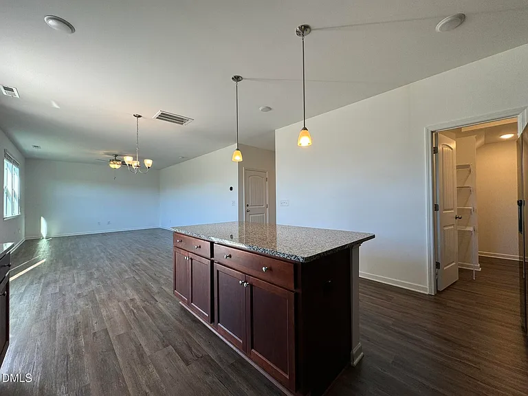 913 Briar Gate Dr — Photo 12