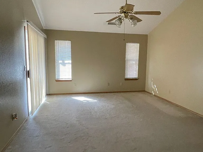605 E Babcock Ave — Photo 27