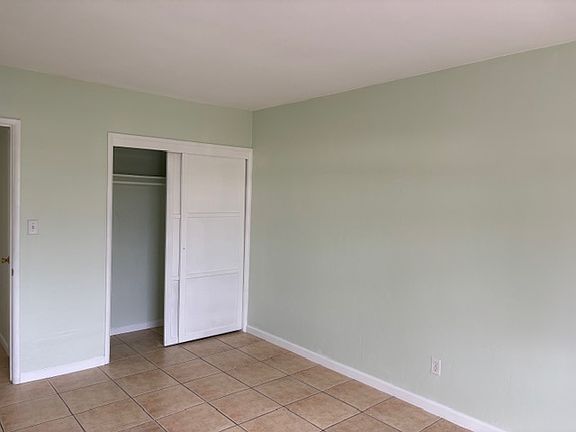 4th image of 3309-11 Apache Ave #3309