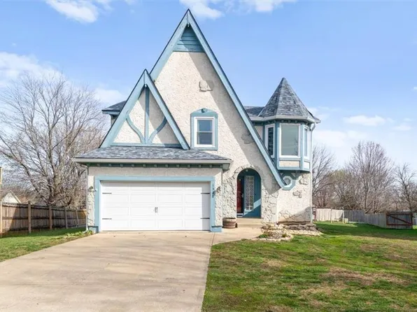 1528 W Romany Ct, Olathe, KS 66061