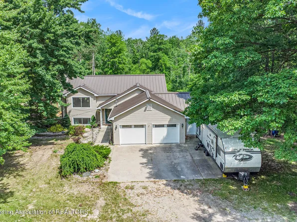 1885 S Eight Mile Rd, Breckenridge, MI 48615