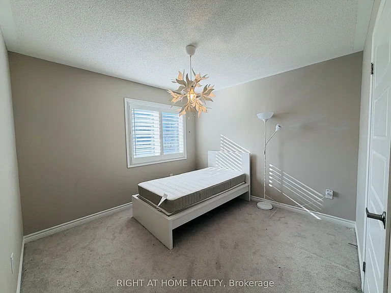 567 Bellflower Ct — Photo 20