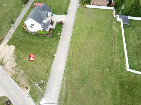 103 Kings Gate Dr, Milton, WV 25541