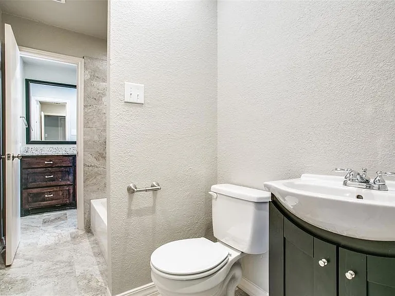 3000 Penny Ln — Photo 13