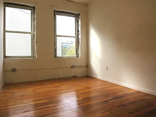 Rented by Nooklyn NYC LLC | media 12